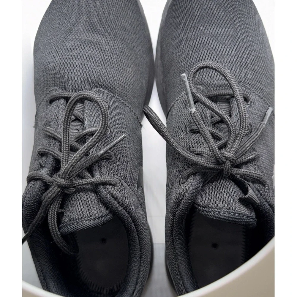Gently used all black Nikes. US Size 9